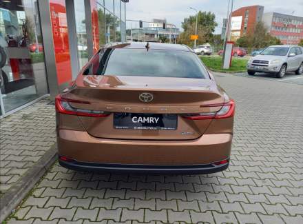 Toyota - Camry