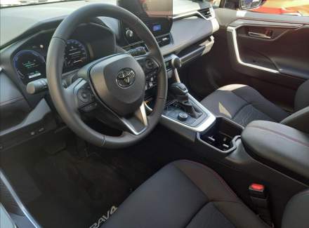 Toyota - RAV 4
