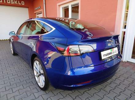 Tesla - Model 3