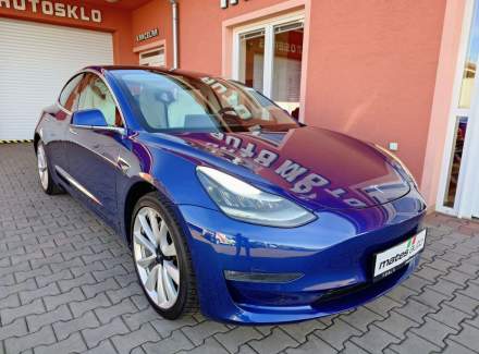 Tesla - Model 3
