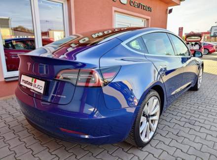 Tesla - Model 3