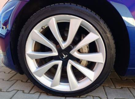 Tesla - Model 3