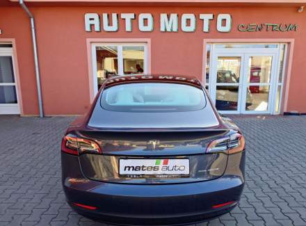 Tesla - Model 3