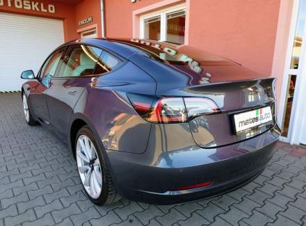 Tesla - Model 3