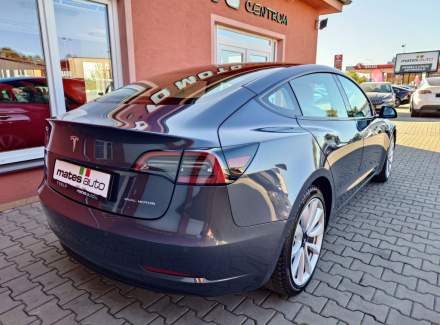 Tesla - Model 3