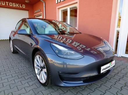 Tesla - Model 3