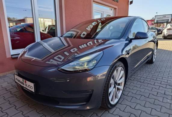 Tesla - Model 3
