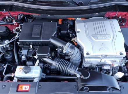 Mitsubishi - Outlander