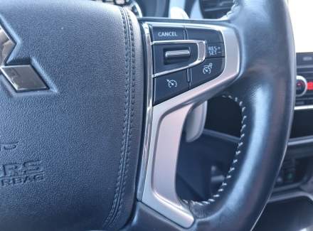 Mitsubishi - Outlander