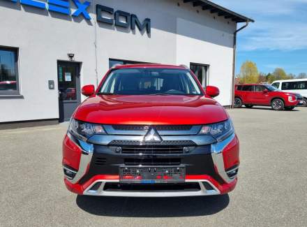 Mitsubishi - Outlander