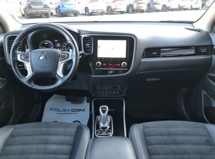 Mitsubishi - Outlander