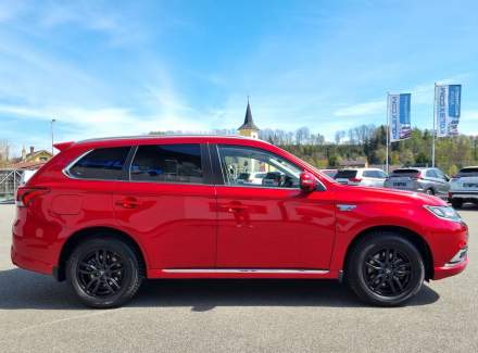 Mitsubishi - Outlander