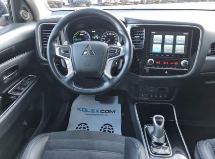 Mitsubishi - Outlander