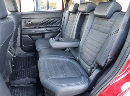 Mitsubishi - Outlander