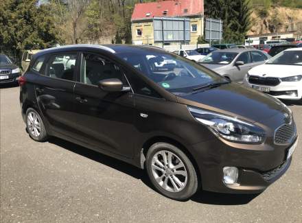 Kia - Carens