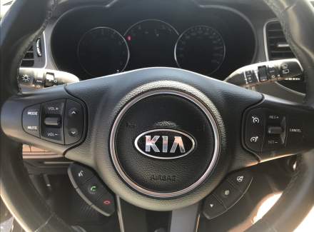 Kia - Carens