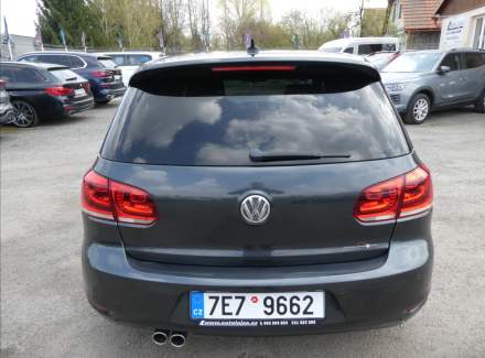 Volkswagen - Golf