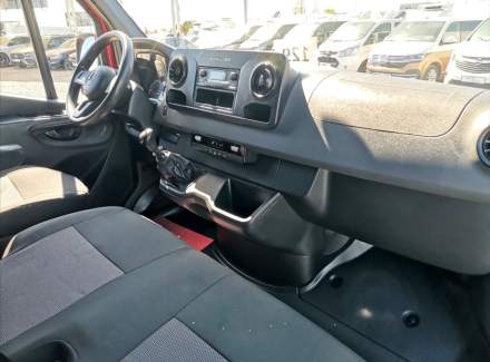 Mercedes-Benz - Sprinter