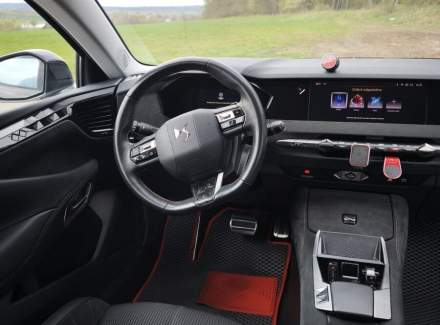 DS Automobiles - DS4