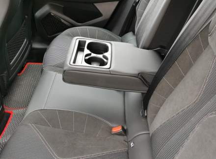 DS Automobiles - DS4