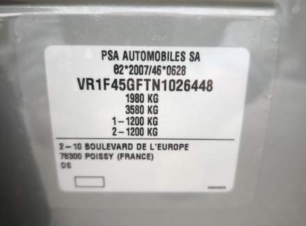 DS Automobiles - DS4