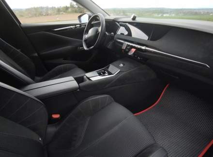 DS Automobiles - DS4