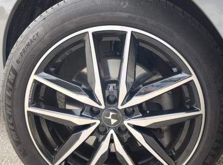 DS Automobiles - DS4