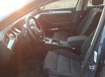 Volkswagen - Passat