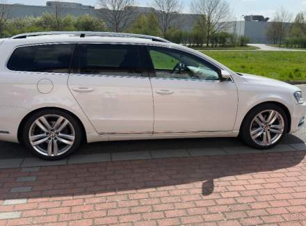 Volkswagen - Passat
