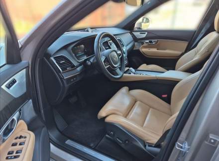 Volvo - XC90