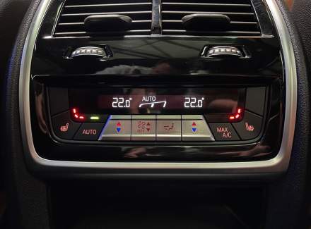 BMW - X7