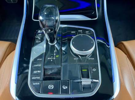 BMW - X7