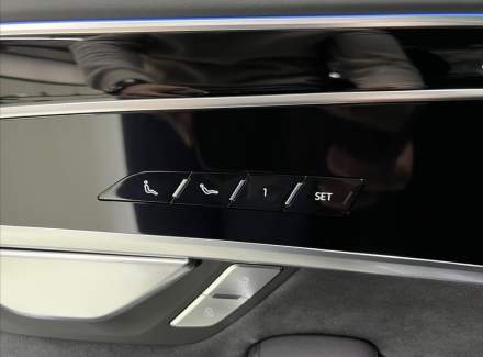 Audi - S8