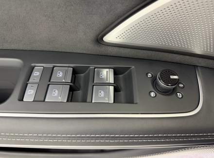 Audi - S8