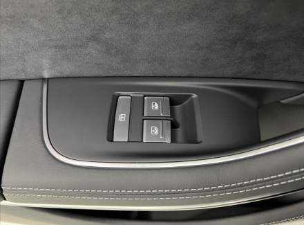 Audi - S8