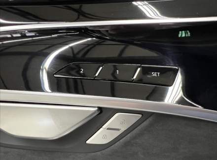 Audi - S8
