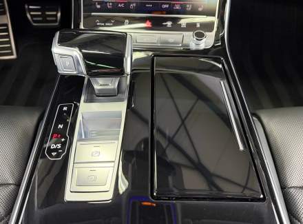 Audi - S8