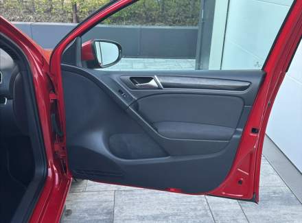 Volkswagen - Golf