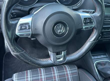 Volkswagen - Golf