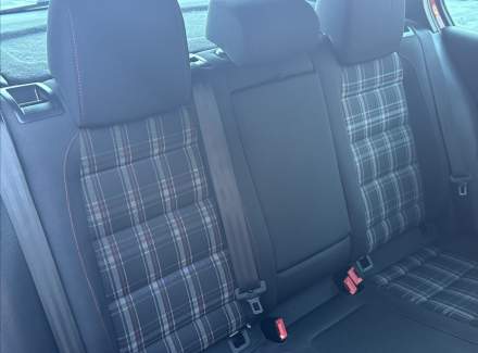 Volkswagen - Golf