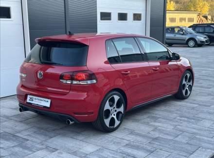 Volkswagen - Golf