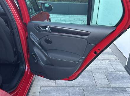Volkswagen - Golf