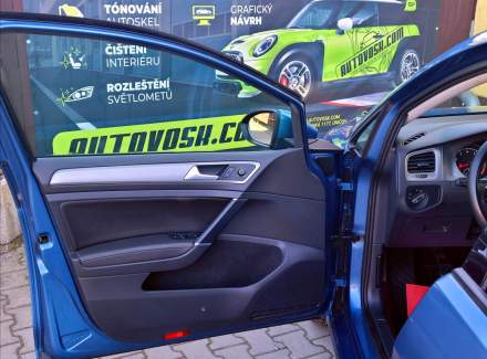 Volkswagen - Golf