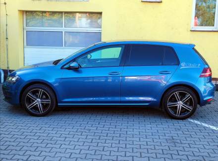 Volkswagen - Golf