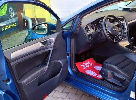 Volkswagen - Golf