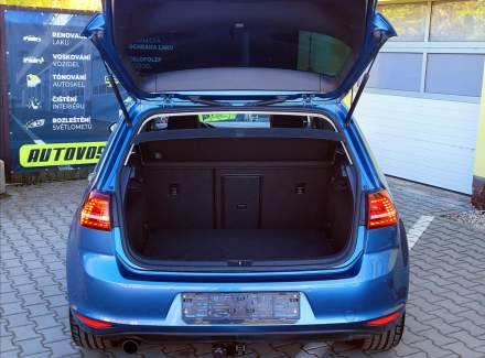 Volkswagen - Golf