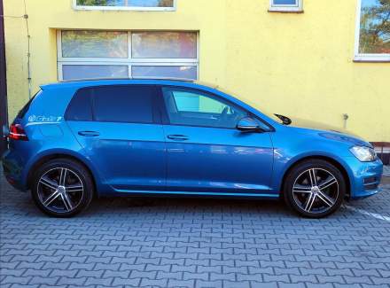 Volkswagen - Golf