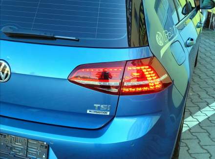 Volkswagen - Golf