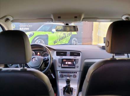 Volkswagen - Golf