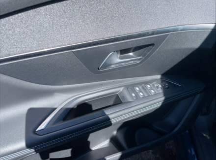 Peugeot - 3008